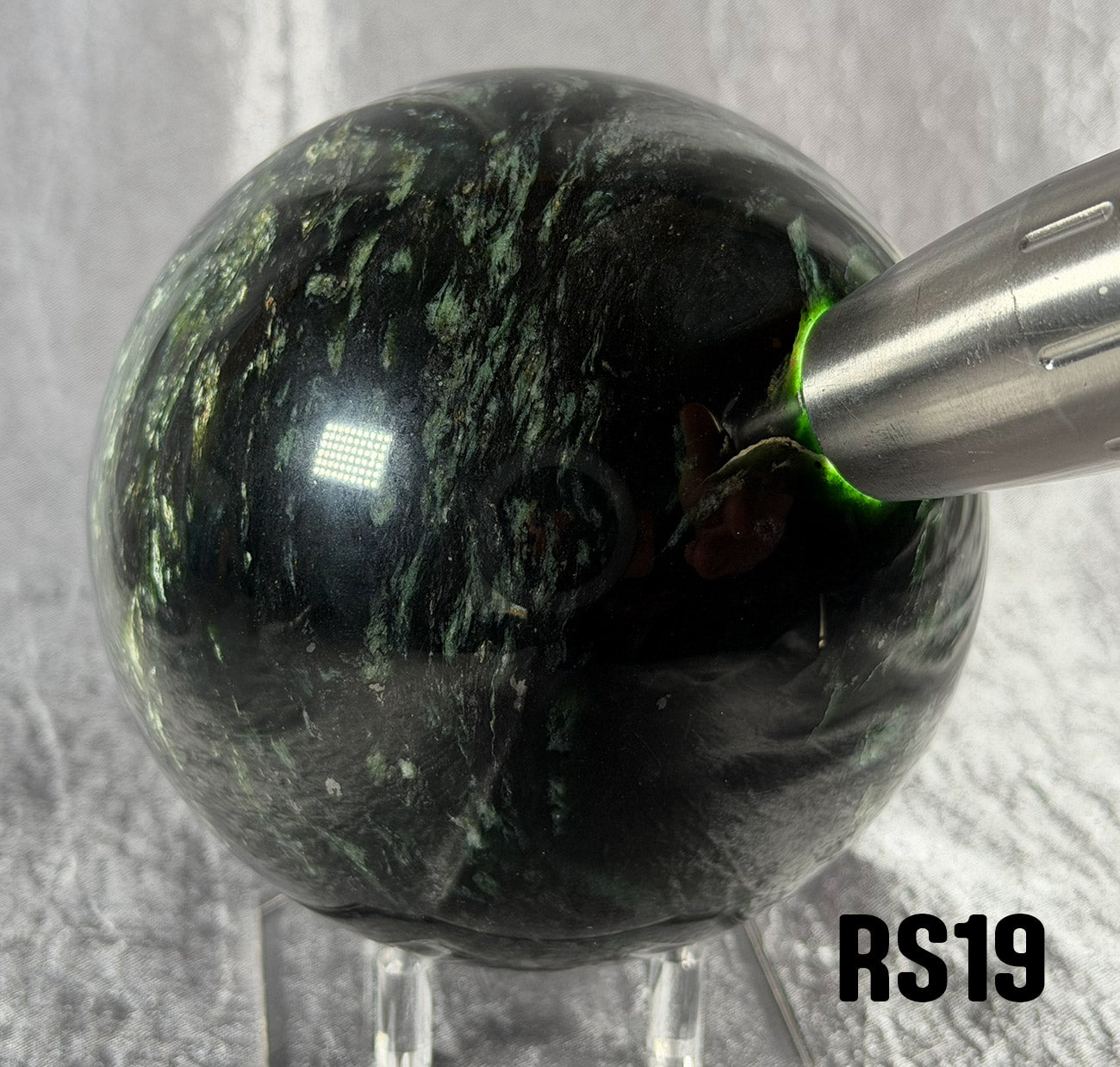 RS19 Rogue Spheres No.19 - 4" Antigorite Bowenite Sphere
