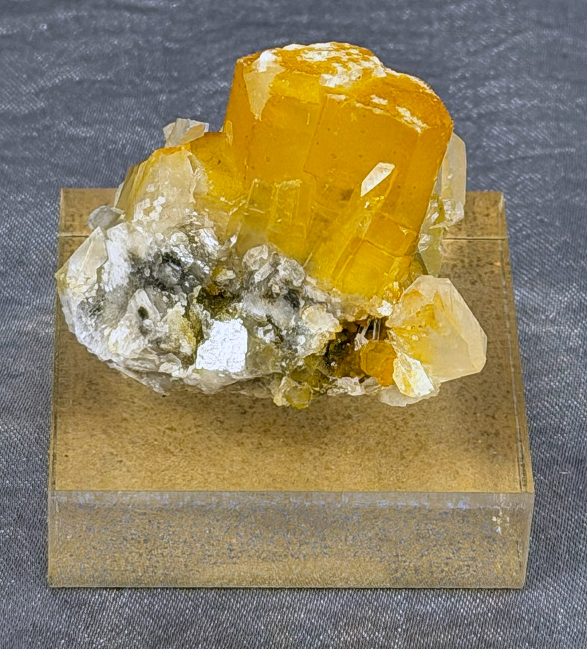 Yellow Columnar Fluorite w/ Tabular Calcite CYF1